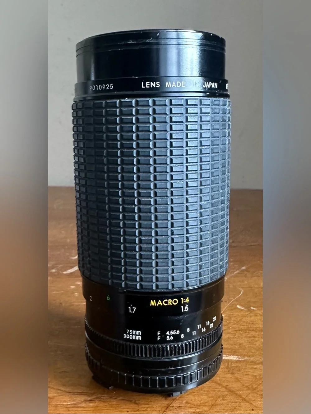 Sigma Zoom-II 1:4.5-5.6 f=75-300mm Multi-Coated Photo Camera Lens Japan 9010925